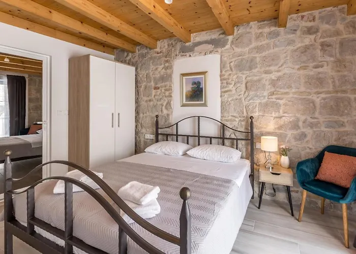 Luxury A&a-old Town 아파트 *