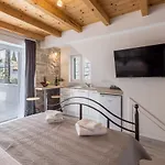 Luxury A&a-old Town