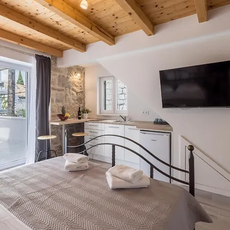 Luxury A&a-old Town